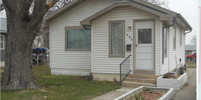 Primary Photo - 903 E 5th St