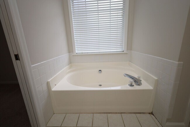 Building Photo - 4807 Ben Salem Way