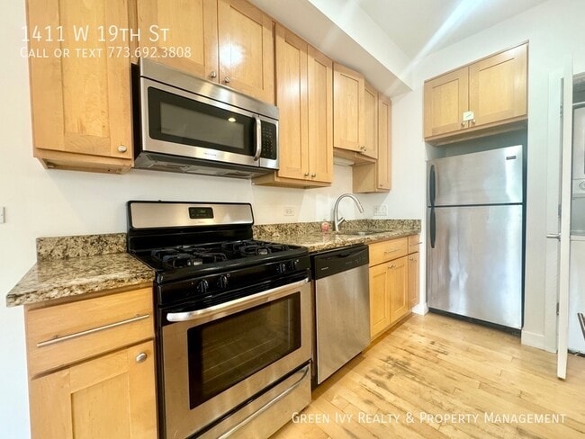Building Photo - 1411 W 19th St