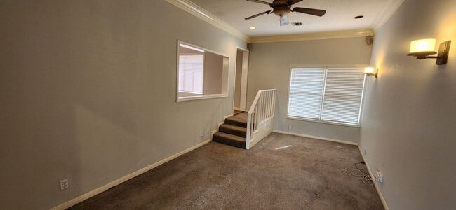 Building Photo - For Rent- Terrell Hills -2bed, 2 bath Home