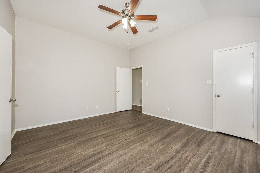 Building Photo - 7448 Ashcroft Cir