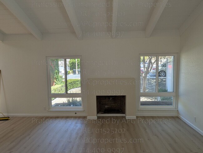Building Photo - 289 S Solomon Dr