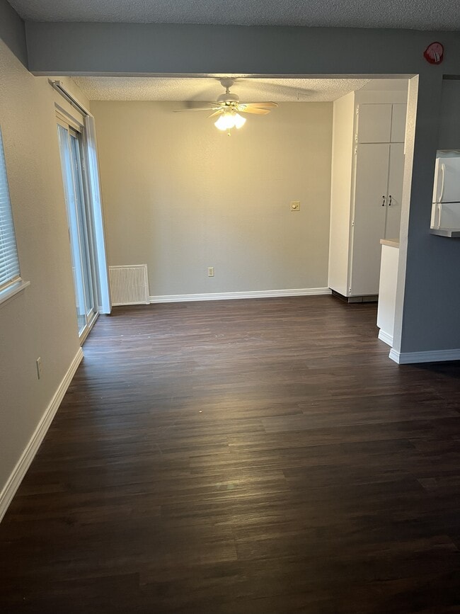 Building Photo - 701 W Pennsylvania St