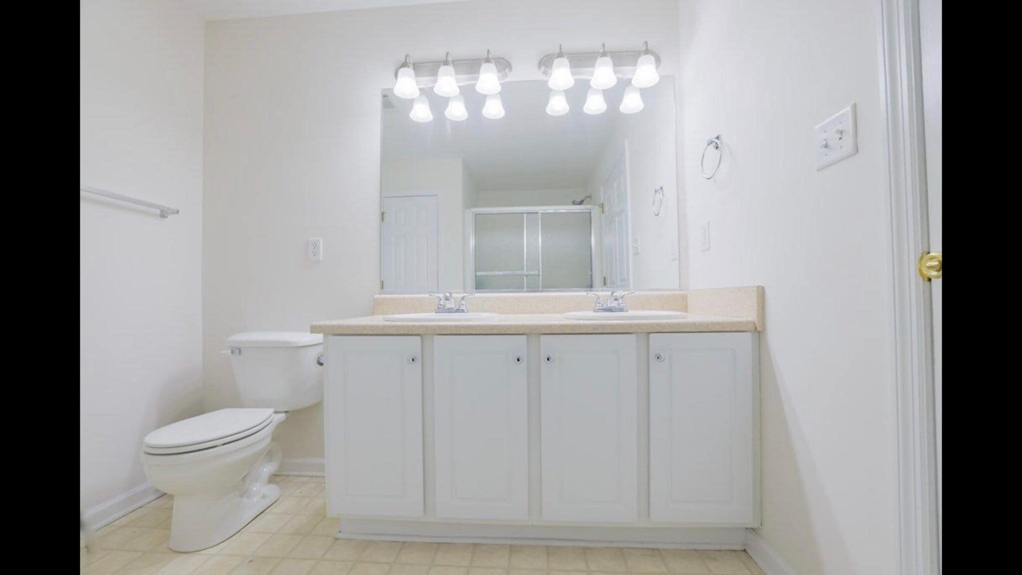 Building Photo - 2018 Reserve Ln