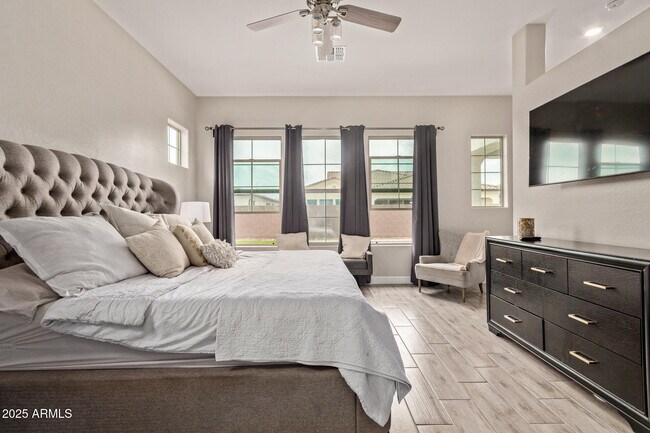 Building Photo - 11807 W Pkwy Ln