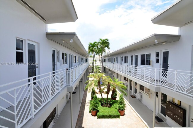 Building Photo - 7430 Byron Ave