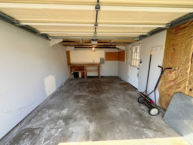 Building Photo - Loyal Heights Ballard Home
