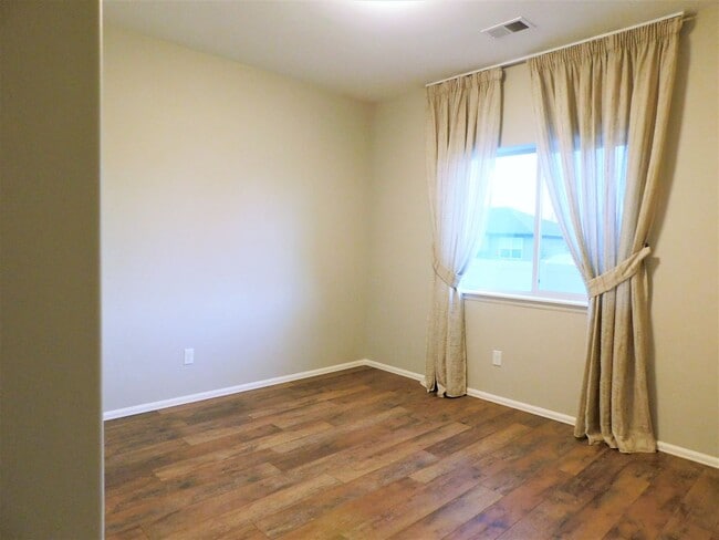 Building Photo - Incredibly nice home in Pear Park!!