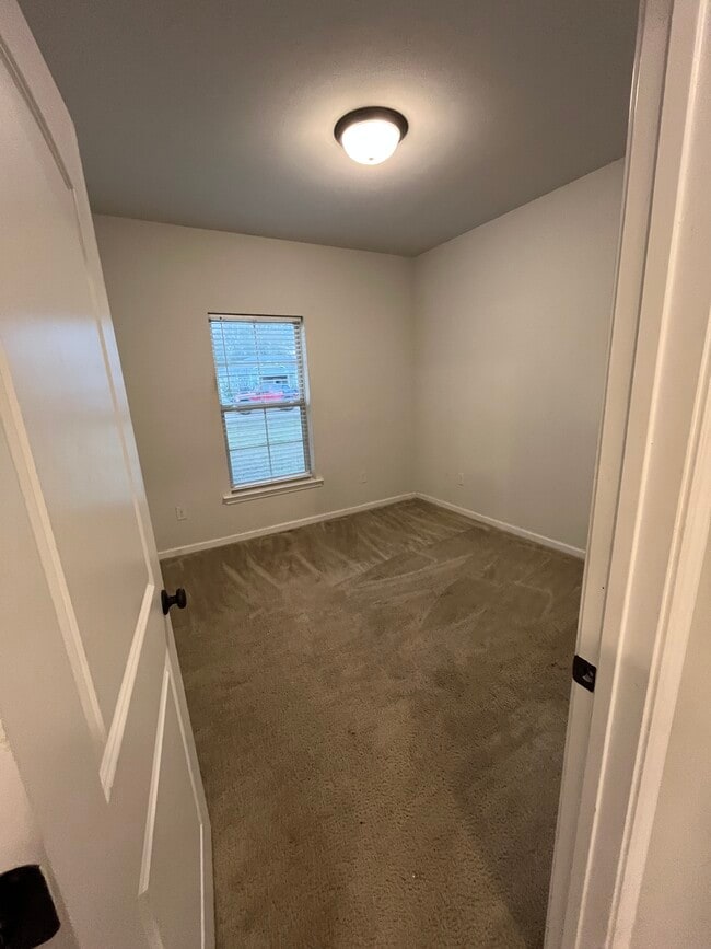 Building Photo - 48266 Labonte Ln