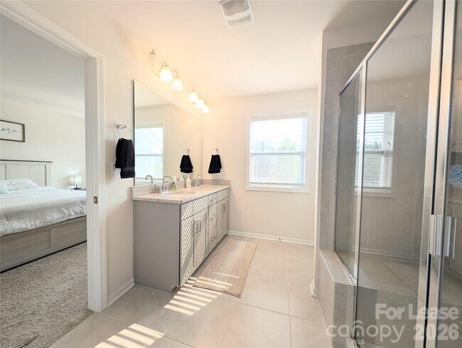 Building Photo - 626 Altamonte Dr