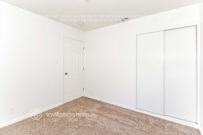 Building Photo - 6121 N Haven Dr