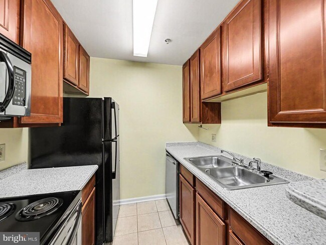 Building Photo - 33 Fern Oak Cir