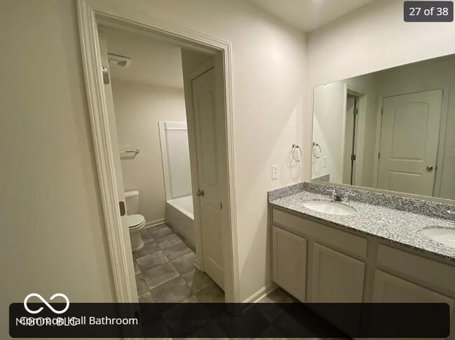 Building Photo - 14201 Tenbury Wy