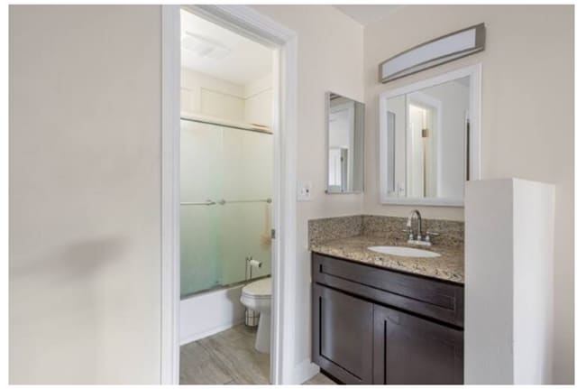 Building Photo - For Rent: Modern 2-Bedroom, 2-Bath Townhouse Apartment