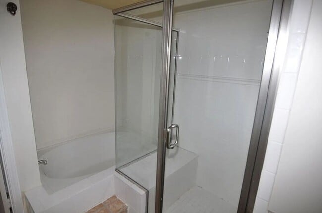Building Photo - 4242 N Capistrano Dr