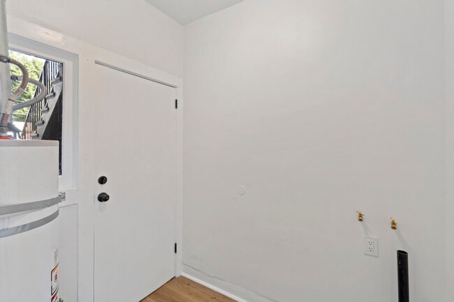 Building Photo - 2618 Buckingham Rd