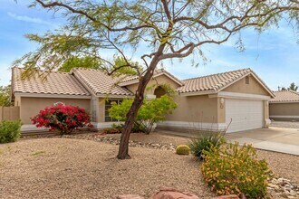 Building Photo - Custominzed home with lots of upgrades and...