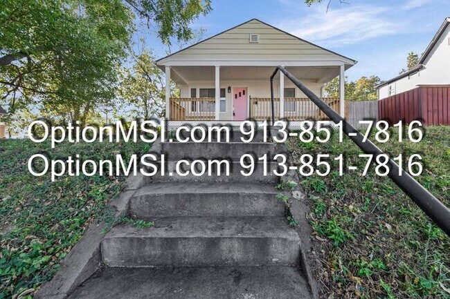 Building Photo - 1/2 Month Free!! Newly Remodeled 3-Bedroom...