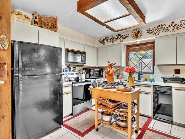 Building Photo - 5310 SW 109th Ave