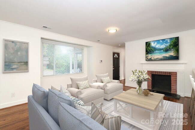 Building Photo - 5310 Buckingham Dr