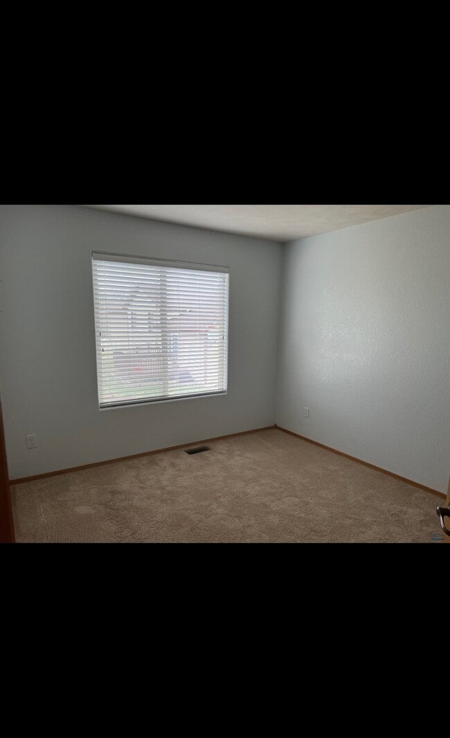 Building Photo - 2914 Hoefer Ave