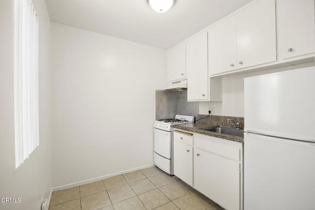 Building Photo - 1381 E Santa Clara St