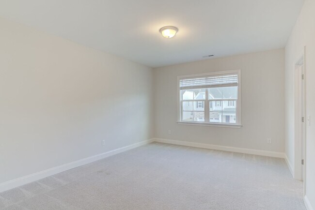 Building Photo - Light & Bright 4BR 3BA house in Tryon, Wak...