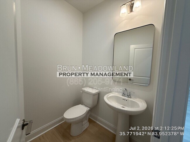 Building Photo - 1725 Bennett Vlg Dr
