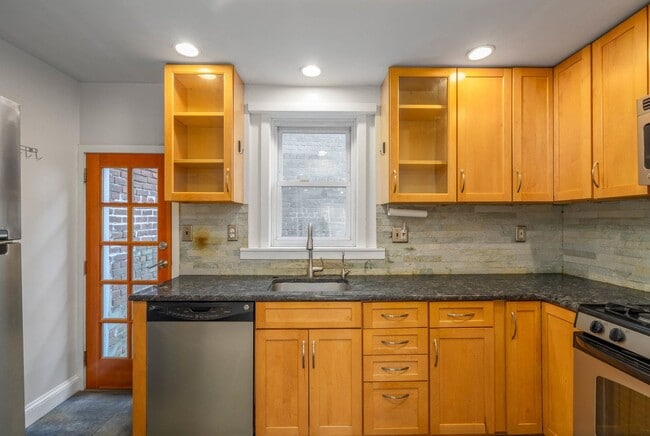 Building Photo - 802 LeCount St