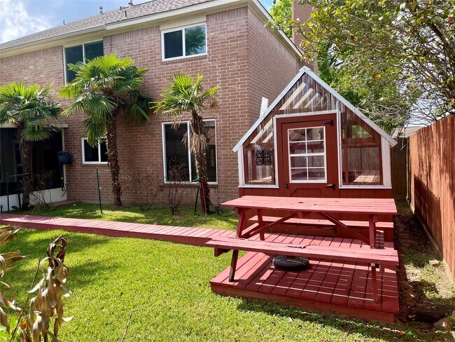 Building Photo - 6710 Creek Village Dr