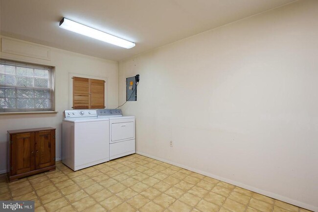 Building Photo - 2501 Windbreak Dr