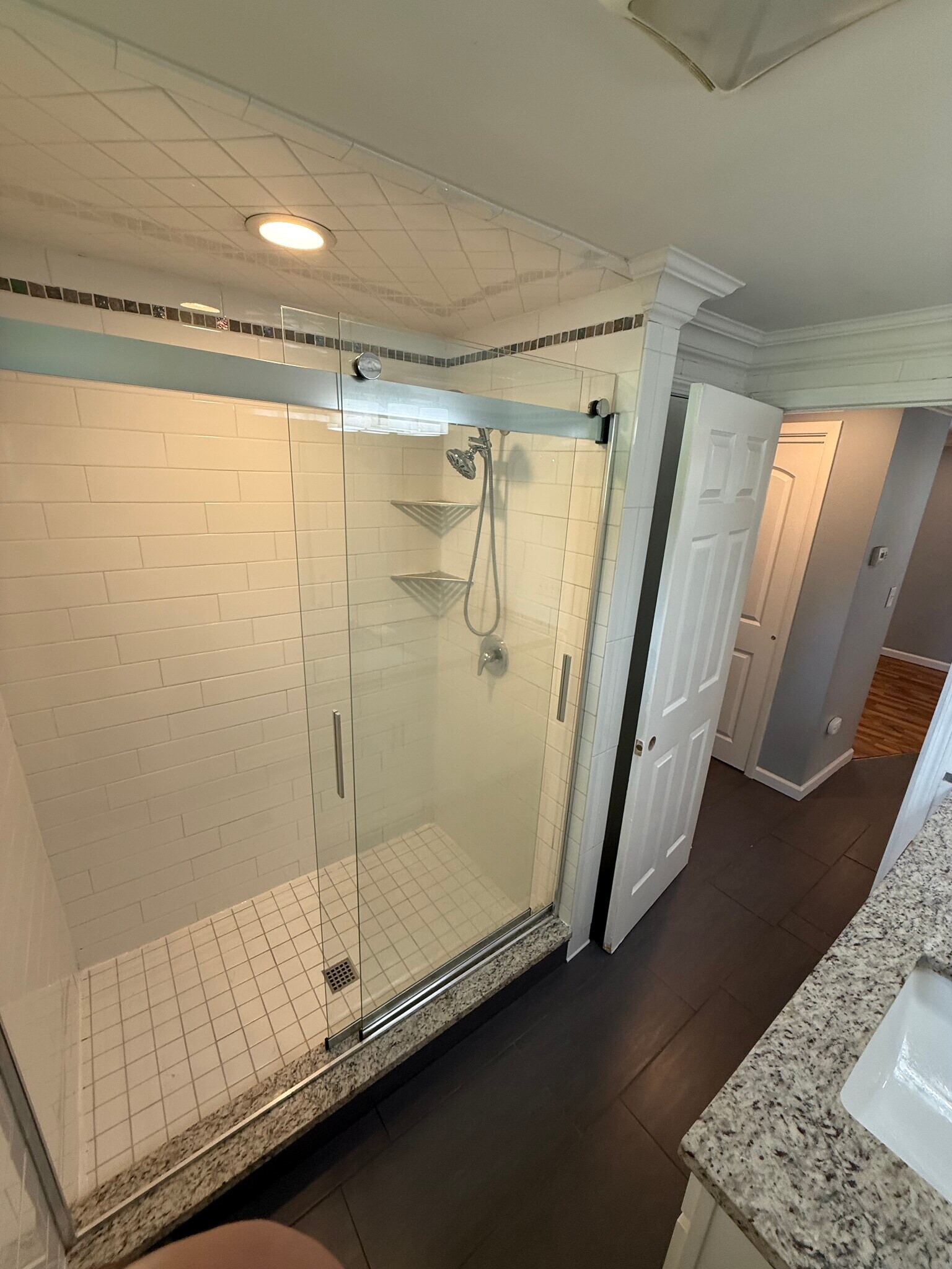 Walk In Shower - 1090 Stolle Rd