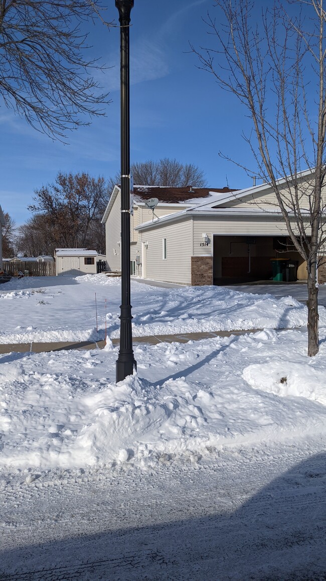 Building Photo - 1514 Suntree Dr