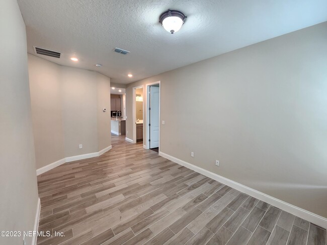 Building Photo - 310 Broomsedge Cir