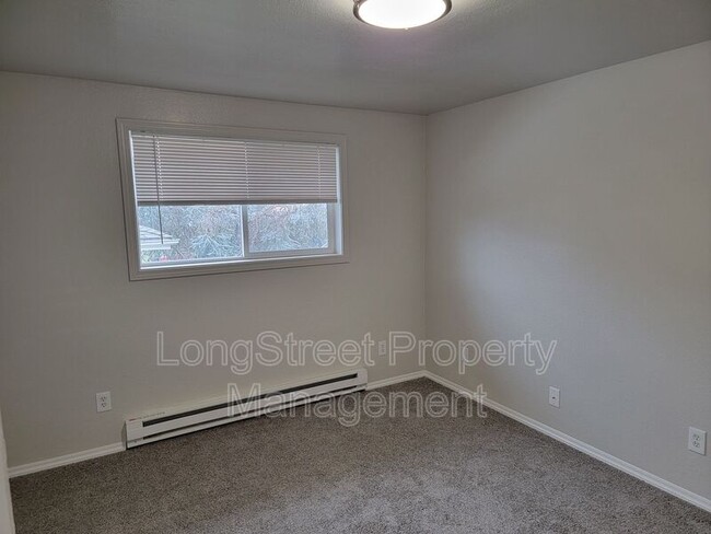 Building Photo - 1624 College St