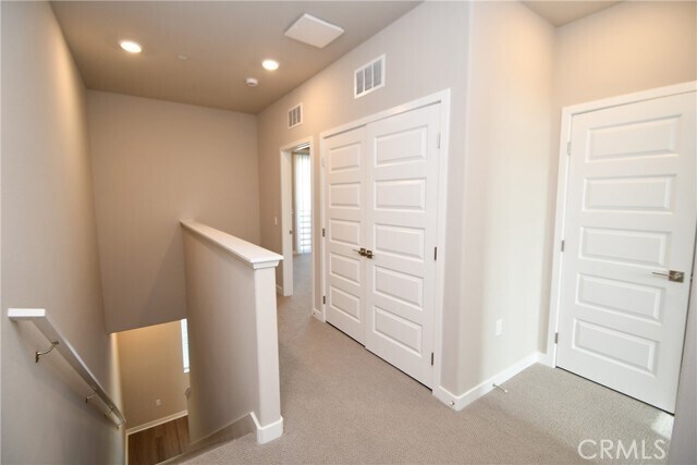 Building Photo - 1487 Skyline Ln