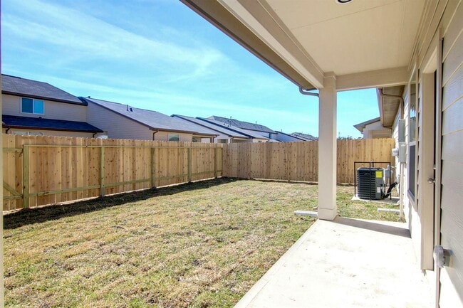 Building Photo - 12338 Roy Mix Bohn Lane