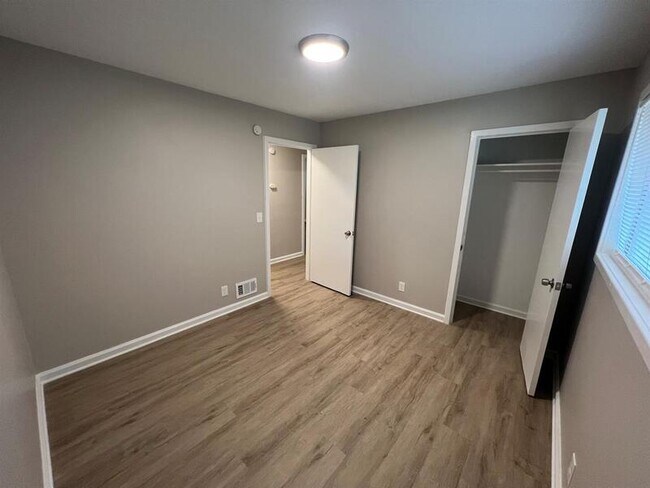 Building Photo - 1 Esquiline Ct