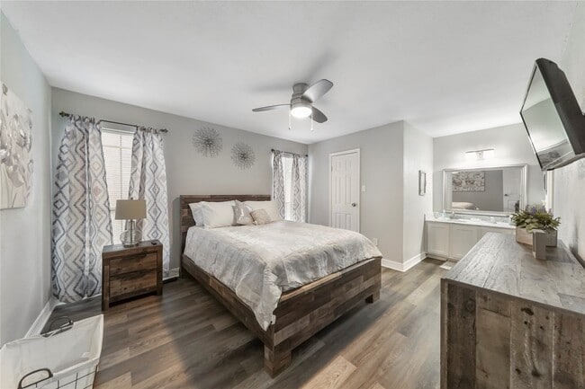 Building Photo - 7200 T C Jester Blvd