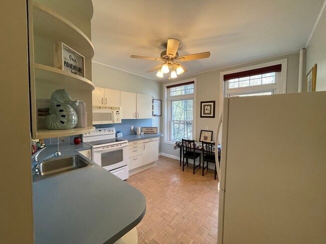 Building Photo - 32 Winchester St