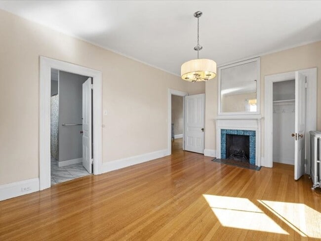 Building Photo - 52 Underwood St