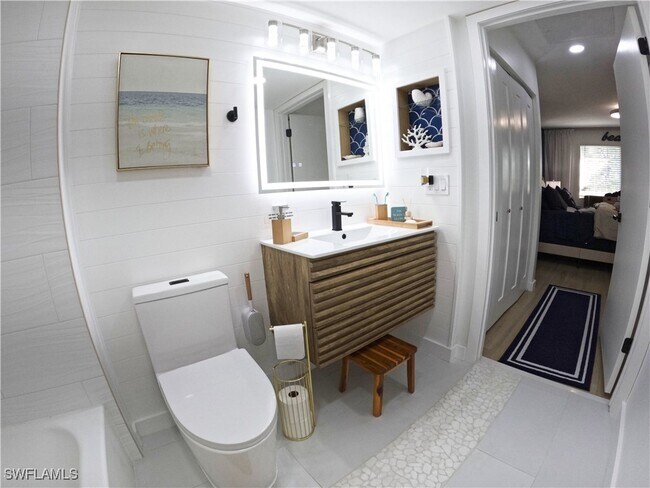 Building Photo - 1160 Wildwood Lakes Blvd