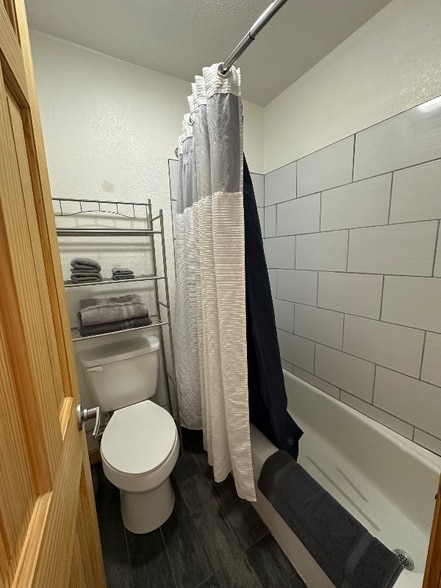 Building Photo - 102 N Maple Ave