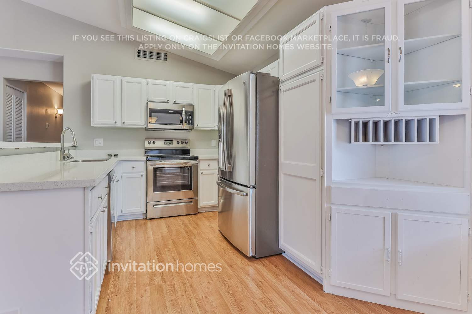 Building Photo - 464 N Orlando Cir