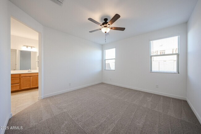 Building Photo - 8730 W Pasadena Ave