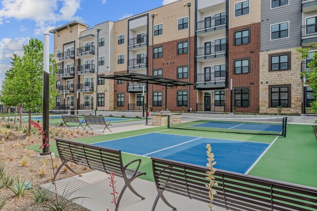 Pickleball Court at Hudson Oaks - Hudson Oaks