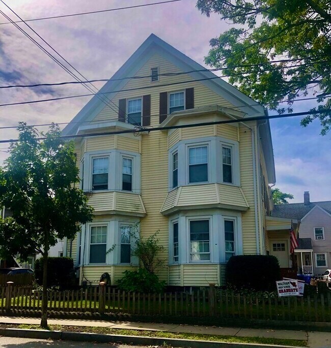 Building Photo - 165 Chestnut St