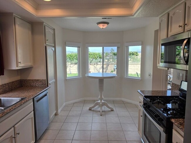 Building Photo - 27875 Avenida Armijo