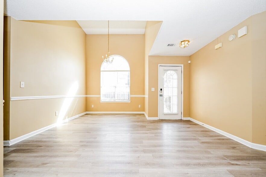 Building Photo - 7256 Teakwood Pl
