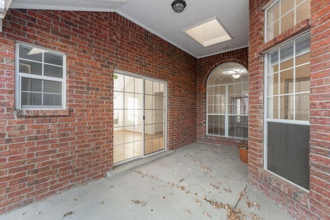 Building Photo - 9512 Rosas Ave NE